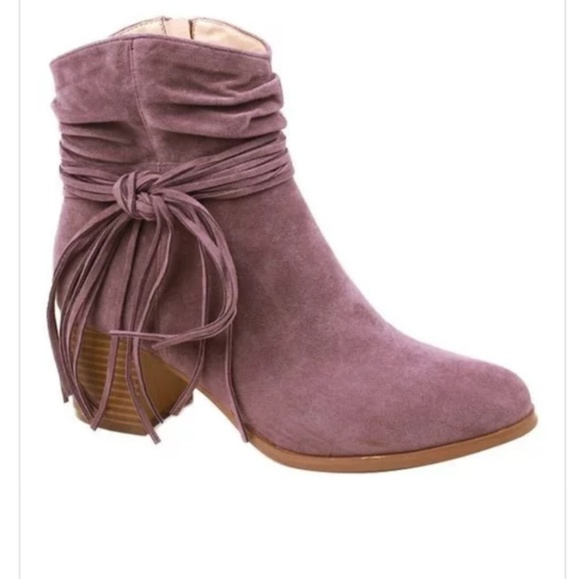 Style Click Shoes - 🎉Final Sale🎉 Mauve Cowboy Ankle Boot Booties